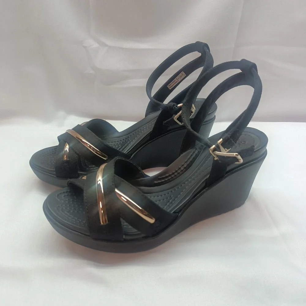 Crocs Leigh II Womens 6 CrossStrap Metalblock Ankle Wedge Black Sandals Comfort